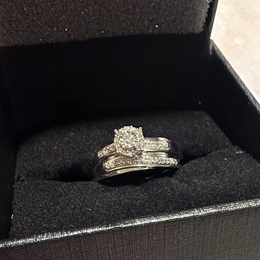 Elegant Silver Ring Set